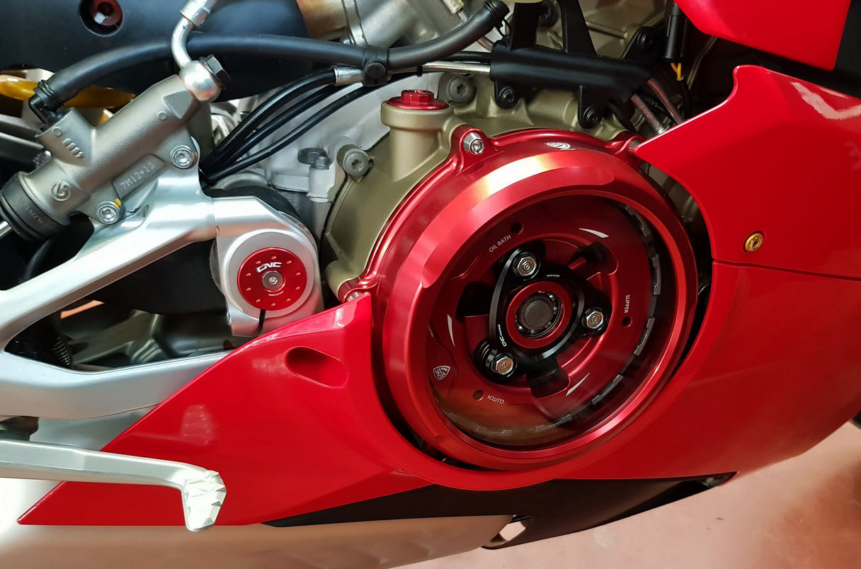 CNC Racing Clear oil bath clutch cover Ducati Panigale V4 - The Ducati  Store - Ducati Scrambler Shop